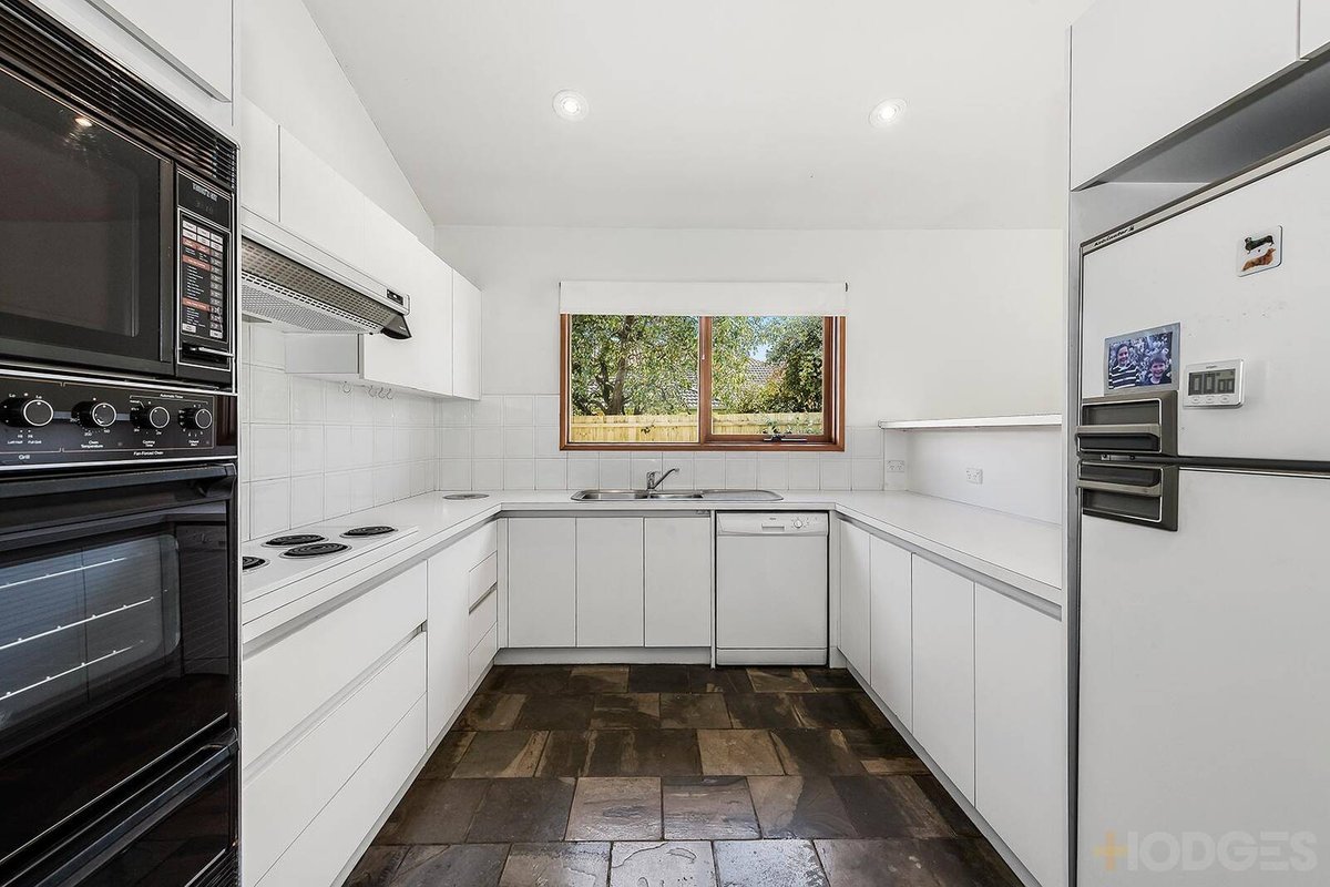 10 Seaview Crescent Black Rock - Residential for sale