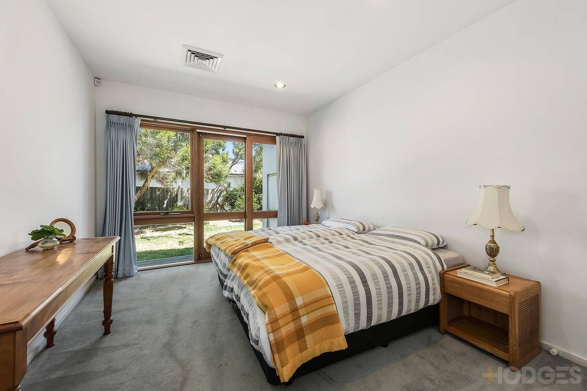 10 Seaview Crescent Black Rock - Residential for sale