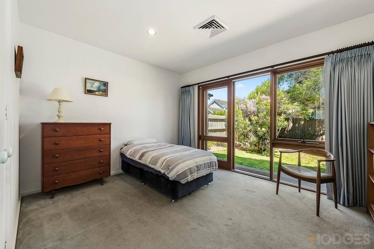 10 Seaview Crescent Black Rock - Residential for sale