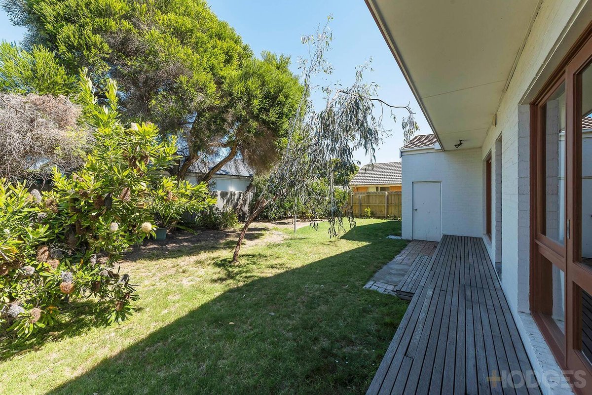10 Seaview Crescent Black Rock - Residential for sale
