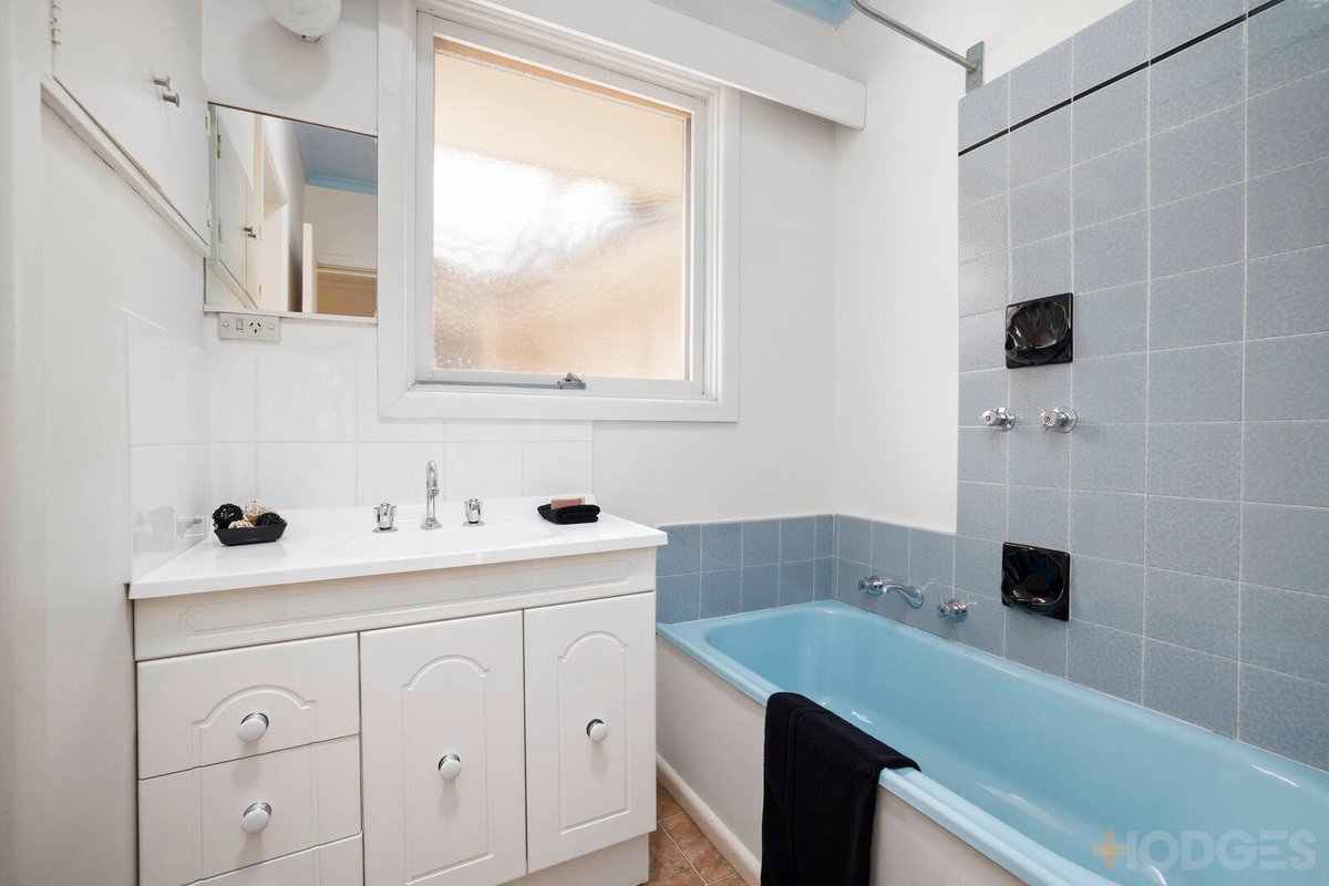 10 Sharan Avenue Mentone - Residential for sale