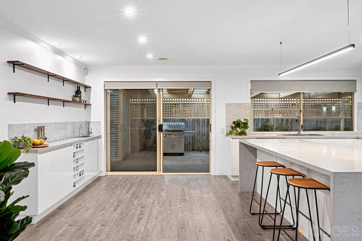10 Thornton Close Lovely Banks - Residential for sale