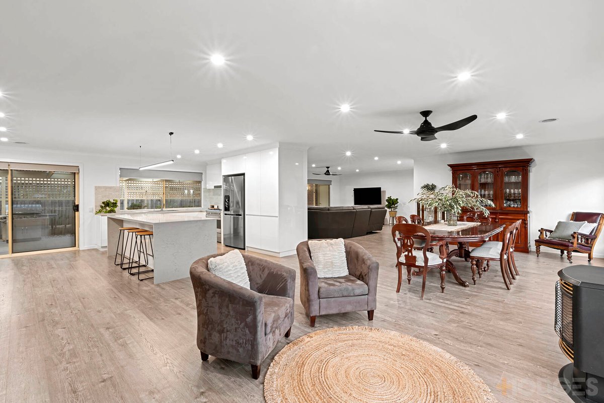 10 Thornton Close Lovely Banks - Residential for sale