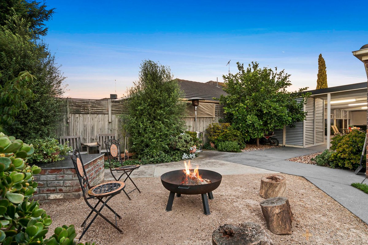 10 Thornton Close Lovely Banks - Residential for sale