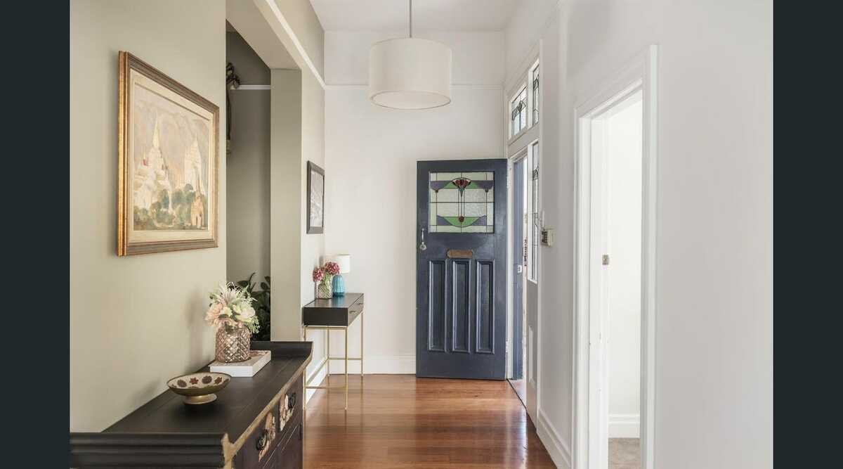 10 Vaucluse Street BRIGHTON - Residential for lease