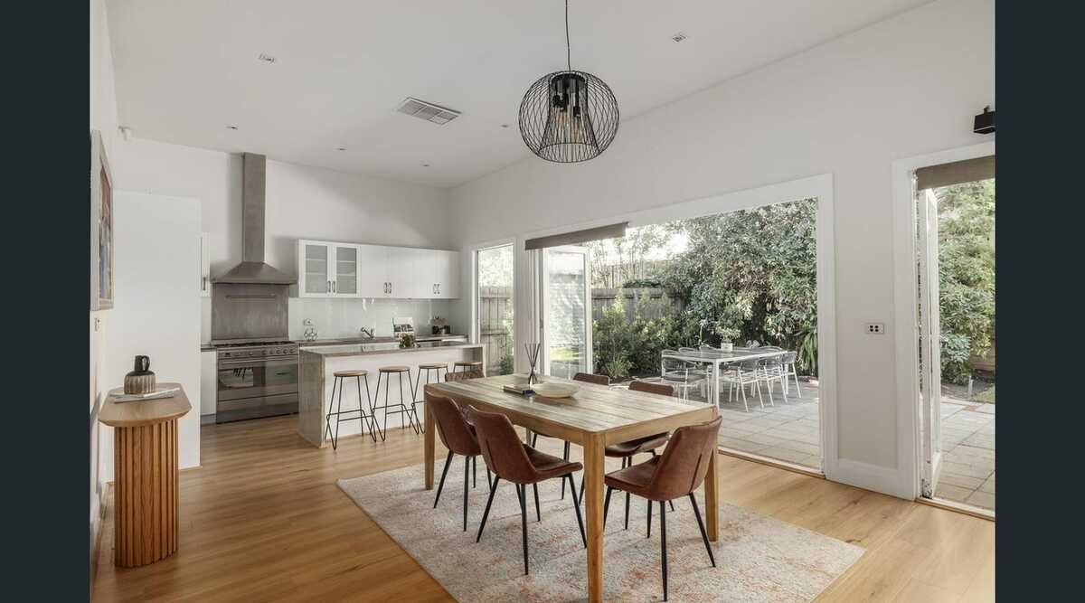 10 Vaucluse Street BRIGHTON - Residential for lease