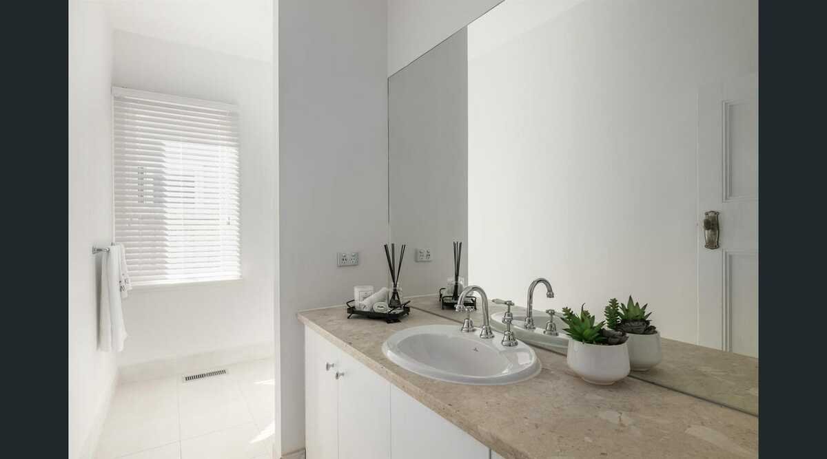 10 Vaucluse Street BRIGHTON - Residential for lease