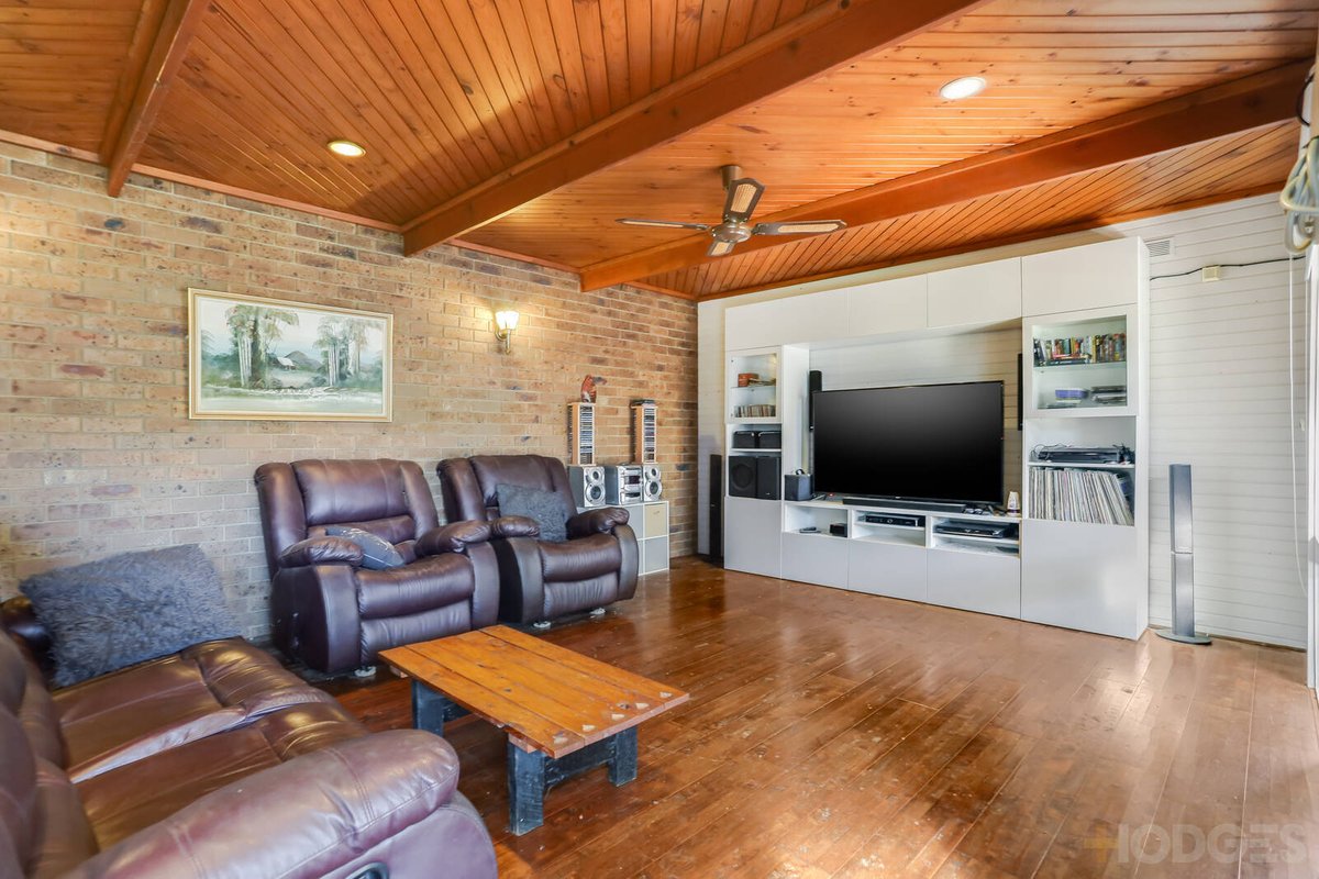 10 Wattle Avenue Werribee - Residential for sale