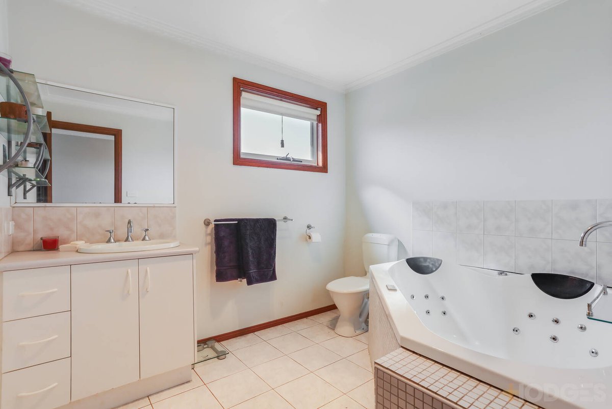 10 Wattle Avenue Werribee - Residential for sale