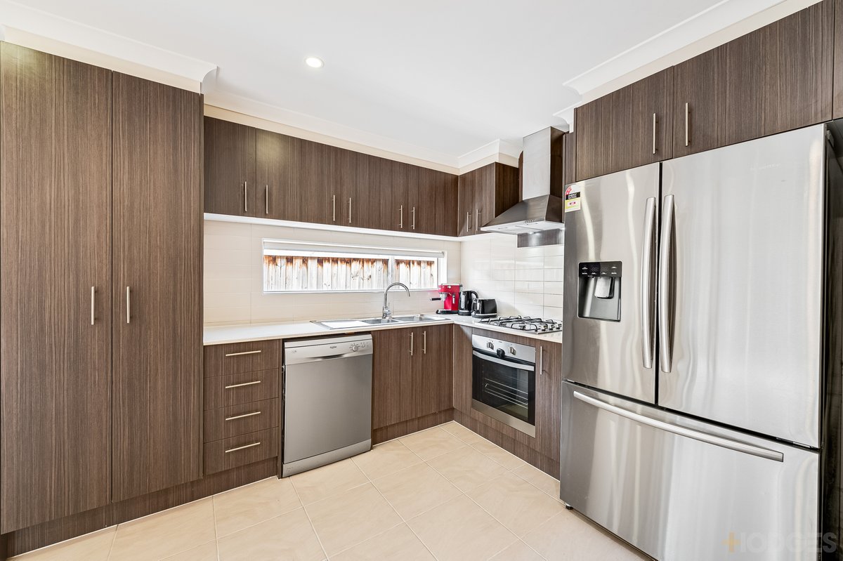10 Yaleri Rise Werribee - Residential for sale