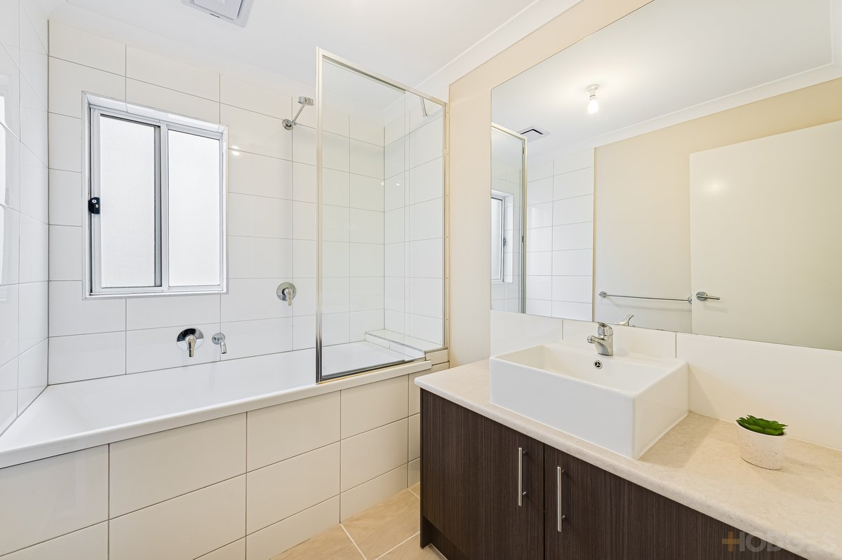 10 Yaleri Rise Werribee - Residential for sale