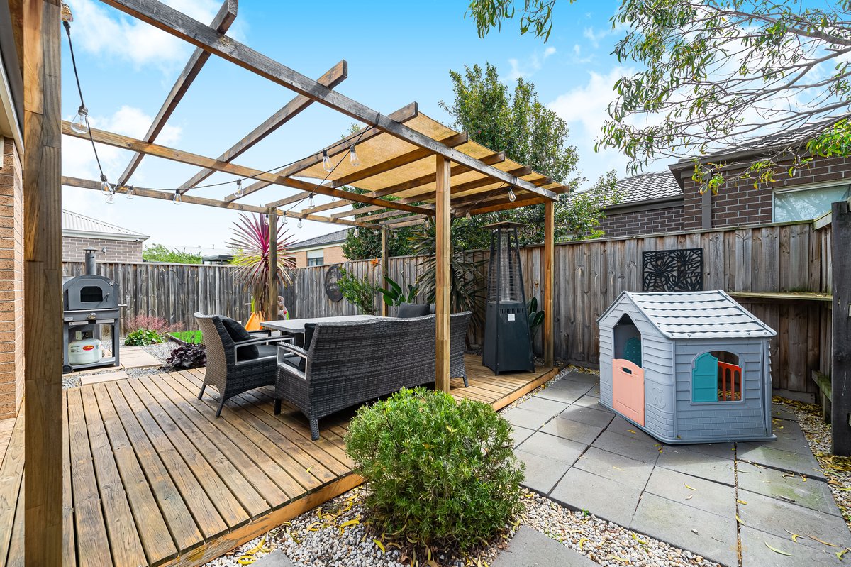 10 Yaleri Rise Werribee - Residential for sale