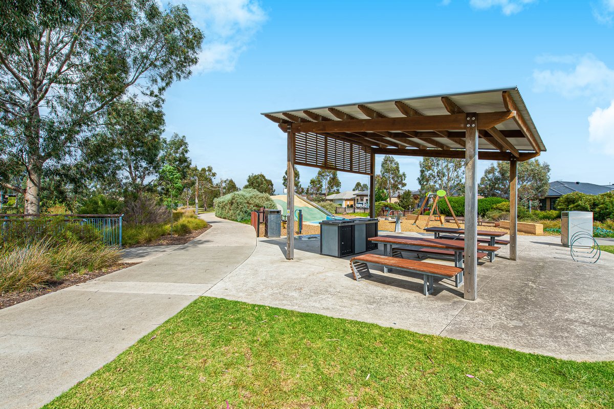 10 Yaleri Rise Werribee - Residential for sale