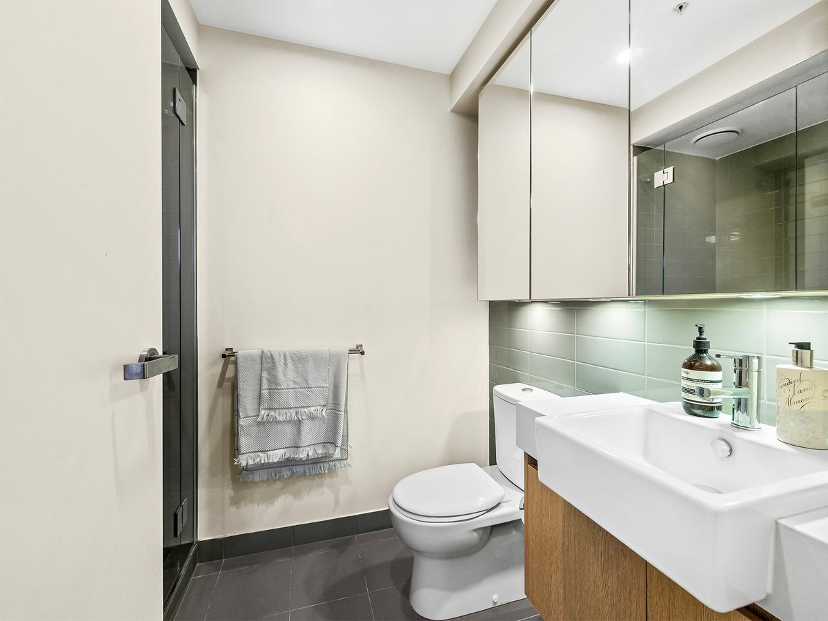 1006 / 101 Bay Street PORT MELBOURNE - Residential for sale