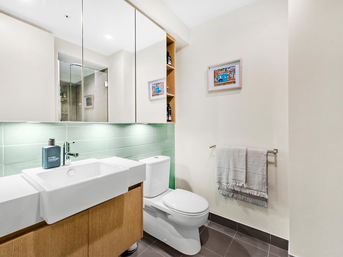 1006 / 101 Bay Street PORT MELBOURNE - Residential for sale