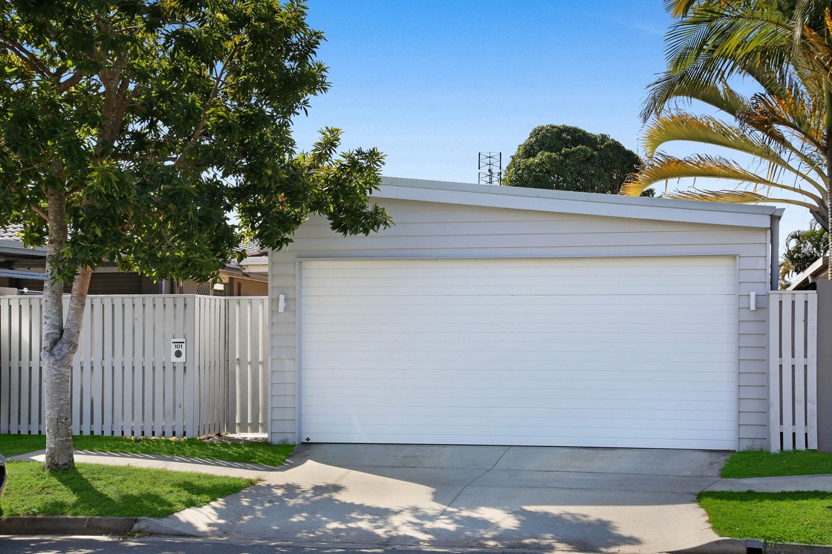 101 Albion Avenue, Miami QLD 4220
