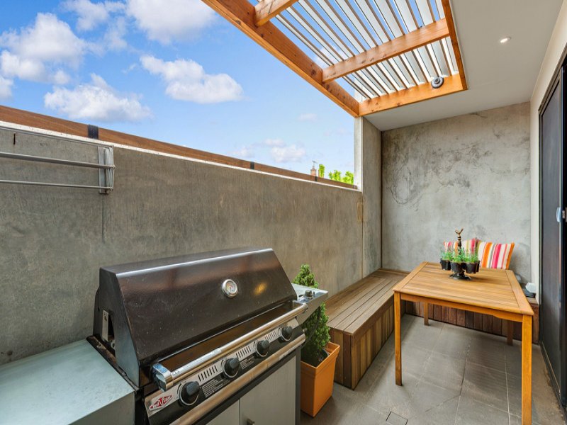 101 / 96 Pilgrim St  SEDDON - Residential for sale