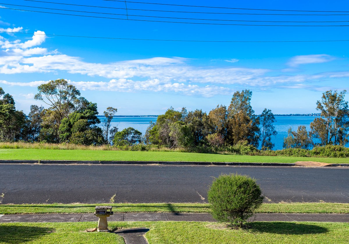 104 Lakeside Drive, KOONAWARRA NSW 2530