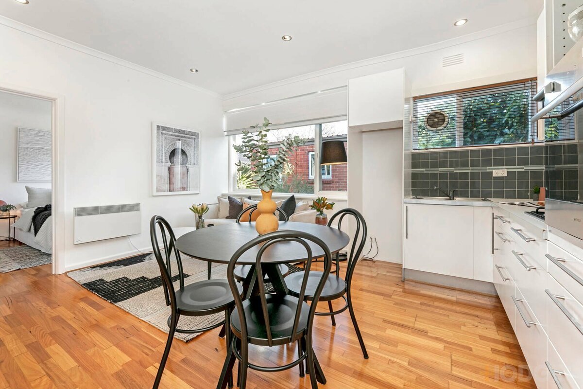 10 / 55 Foam Street ELWOOD - Residential for lease