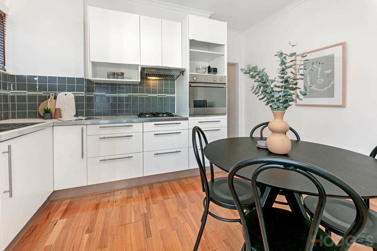 10 / 55 Foam Street ELWOOD - Residential for lease