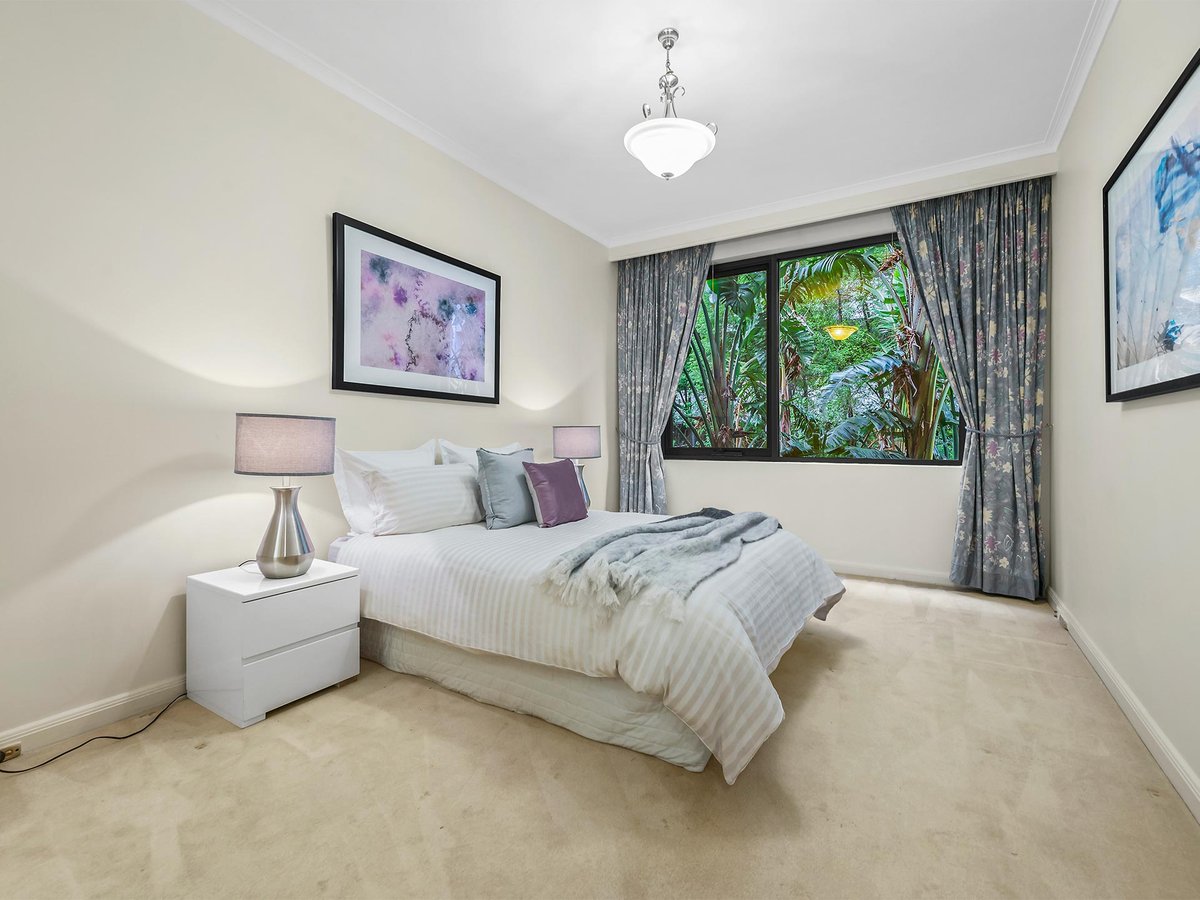 10 / 73 Queens Road MELBOURNE - Residential for sale