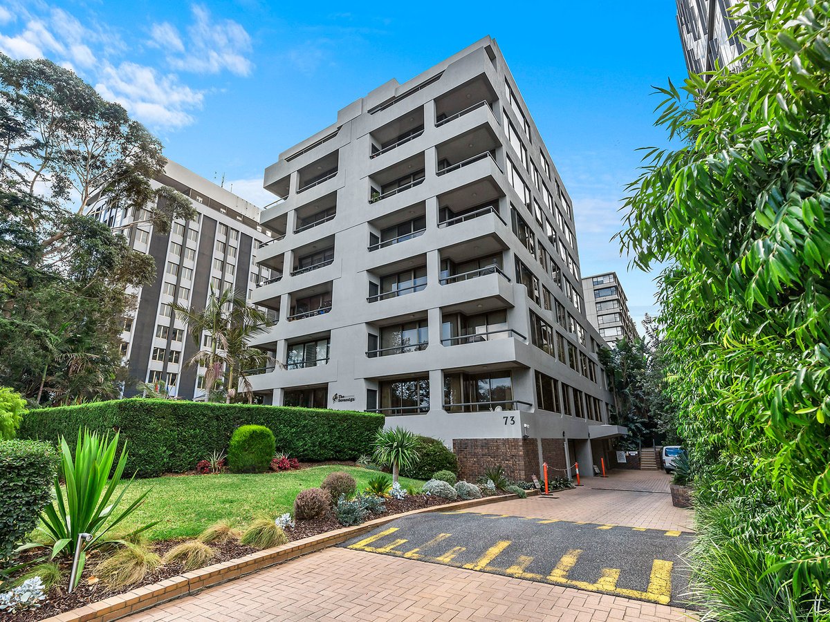 10 / 73 Queens Road MELBOURNE - Residential for sale