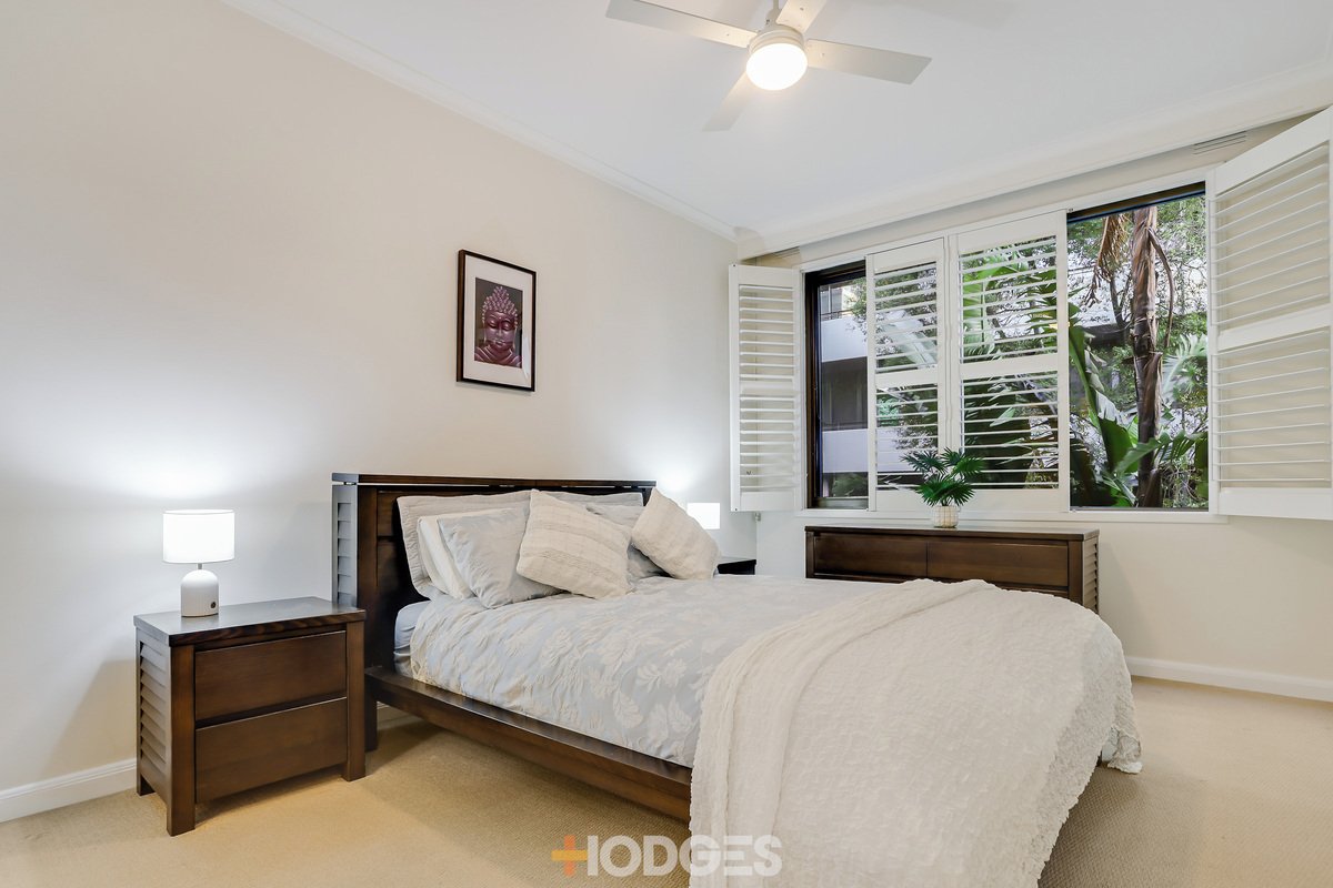 10 / 73 Queens Road MELBOURNE - Residential for sale