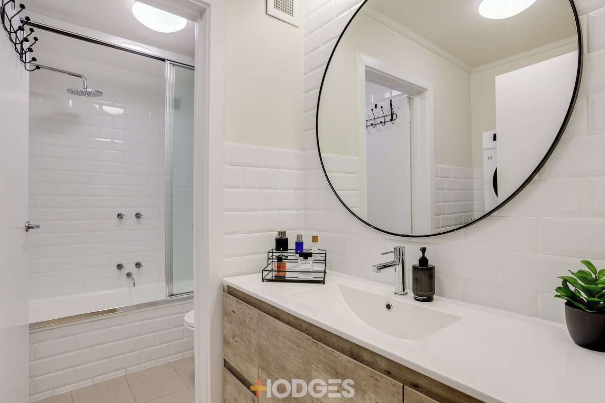 10 / 73 Queens Road MELBOURNE - Residential for sale