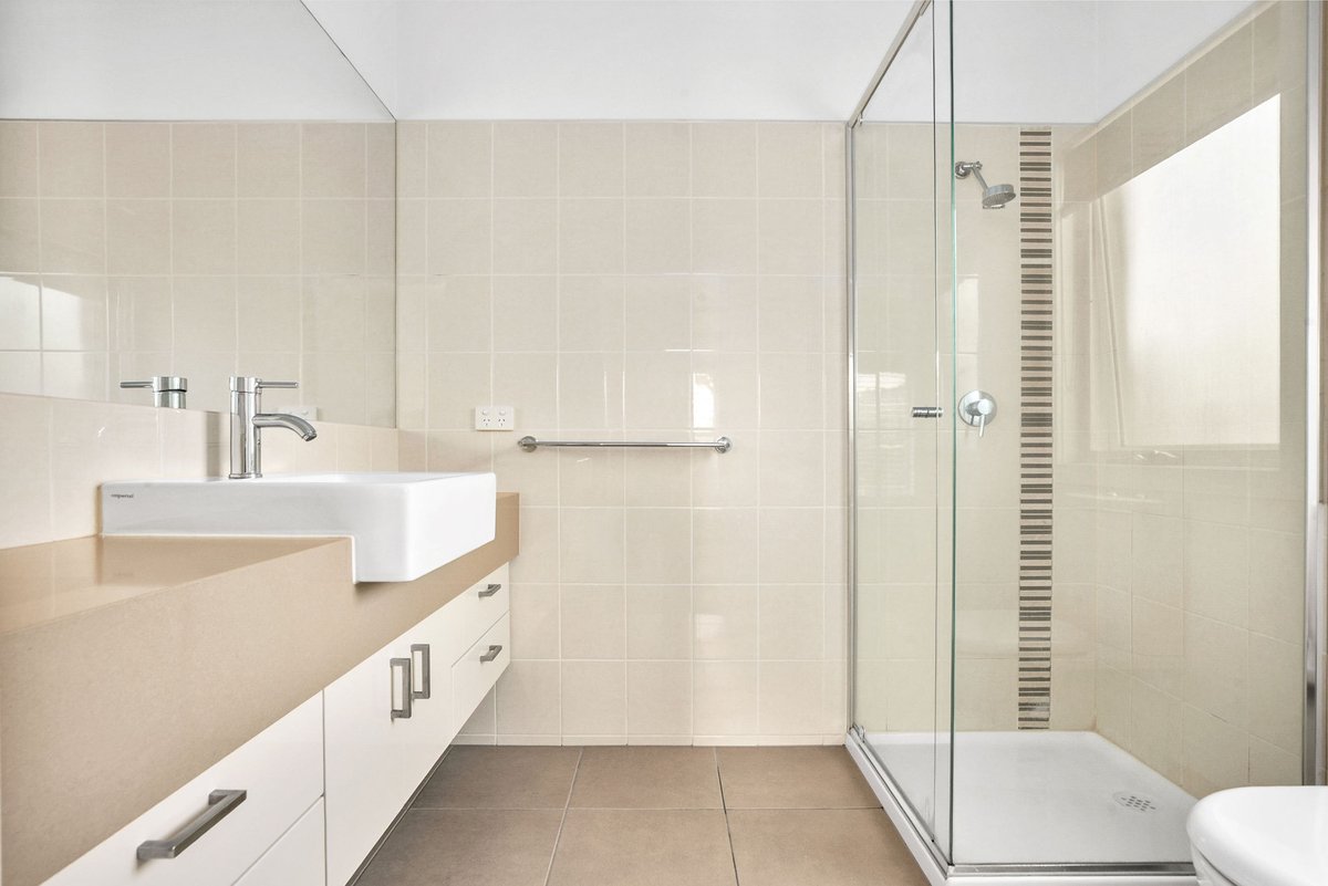 10B Jordan Street Clayton South - Residential for lease