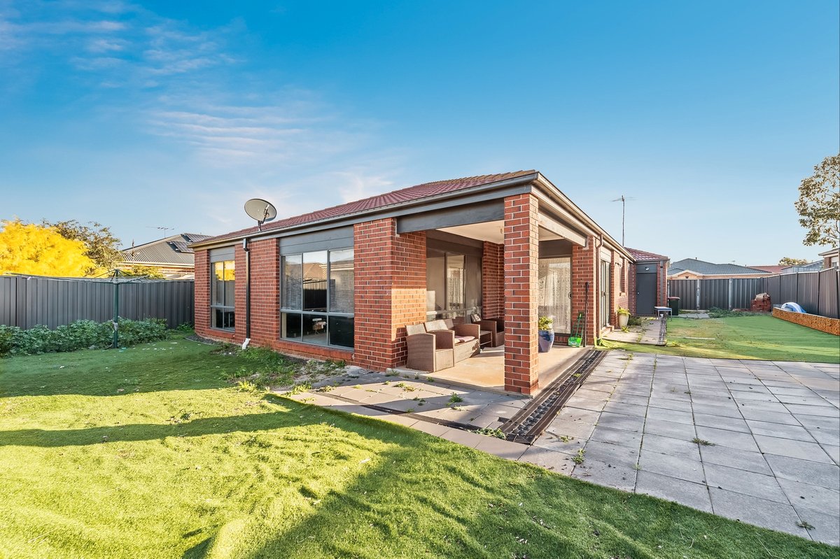 11 Ashburton Avenue Manor Lakes - Residential for sale