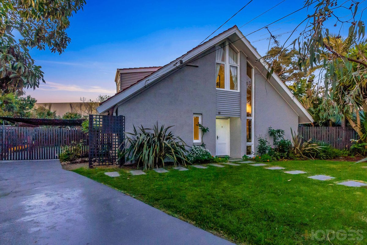 11 Daniel Court Mentone - Residential for sale