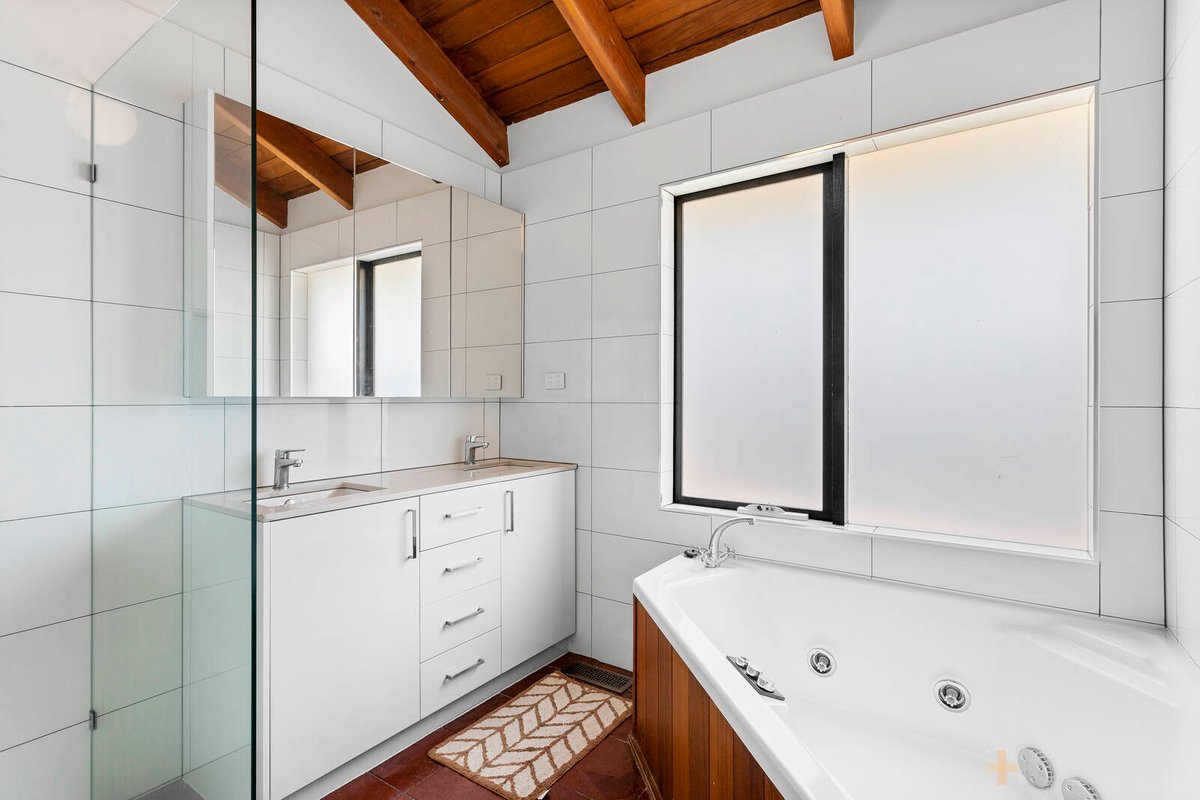 11 Eddison Close Altona Meadows - Residential for sale