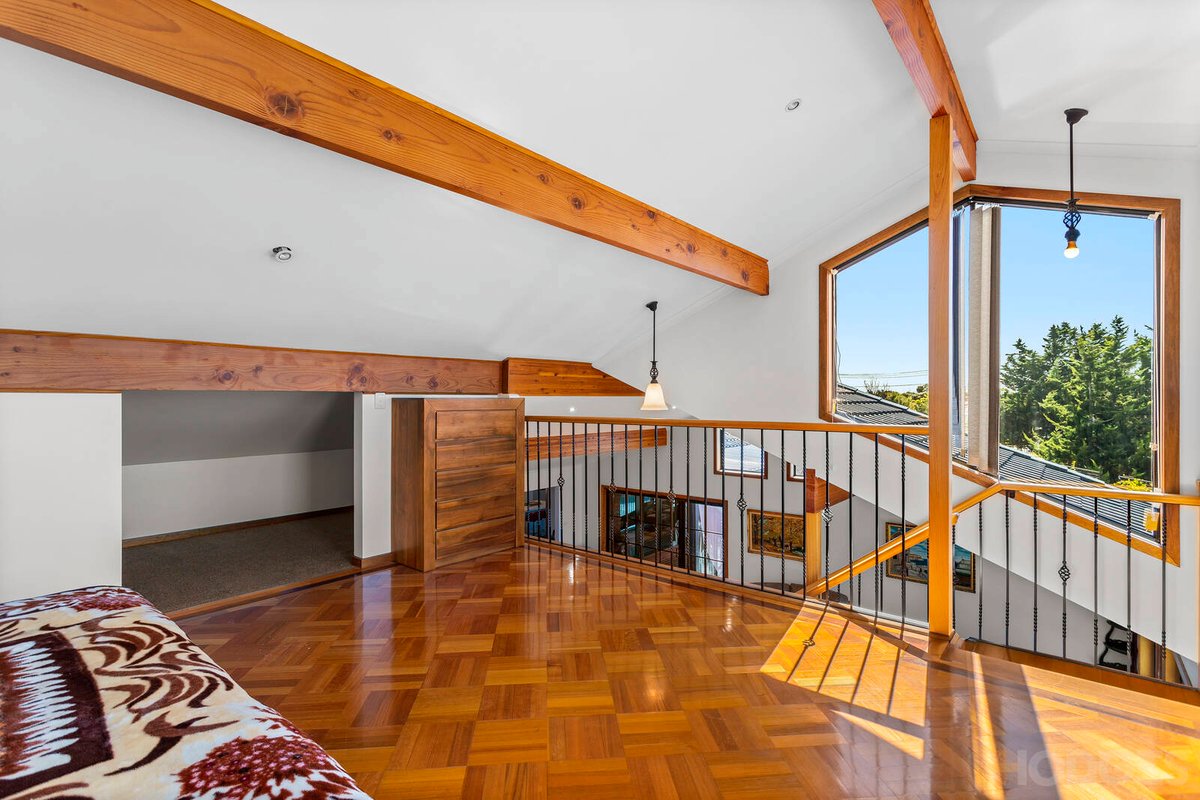 11 Eddison Close Altona Meadows - Residential for sale