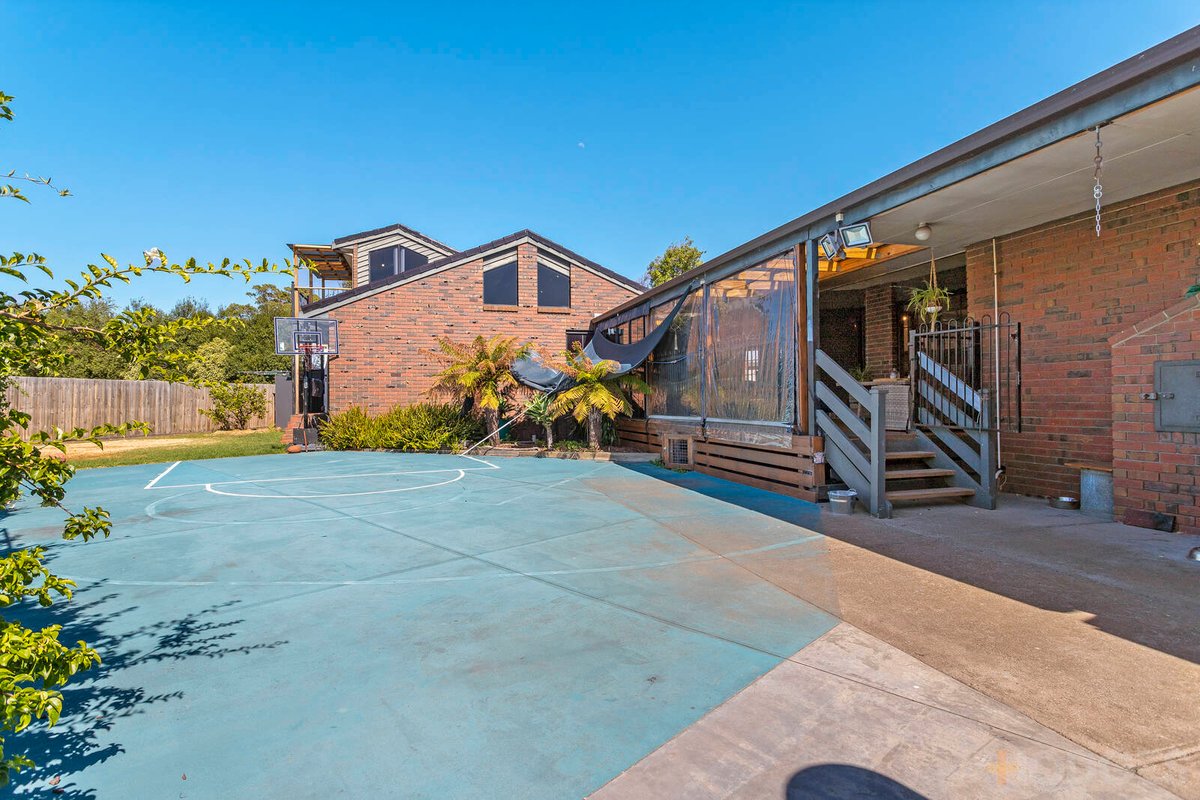 11 Eddison Close Altona Meadows - Residential for sale