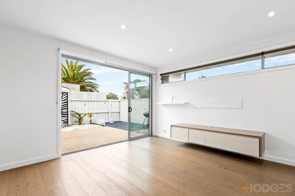 1 / 1 Embankment Grove Chelsea - Residential for sale
