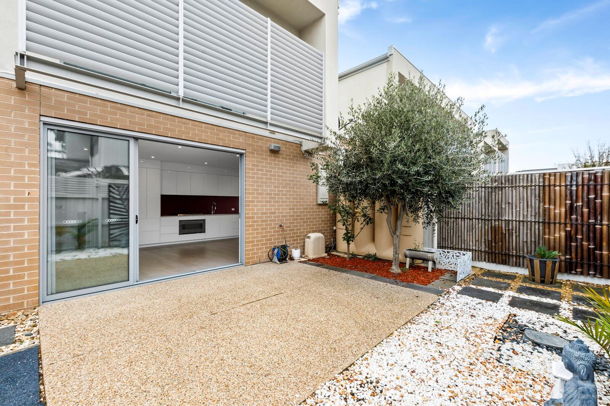 1 / 1 Embankment Grove Chelsea - Residential for sale