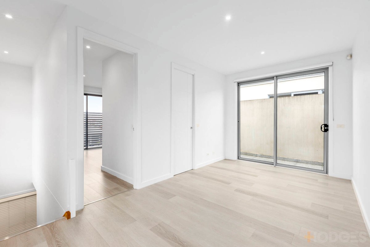 1 / 1 Embankment Grove Chelsea - Residential for sale