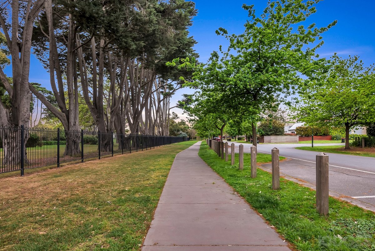 11 Evergreen Circuit Cheltenham - Residential for sale