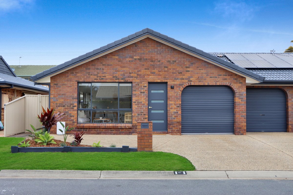 1/1 Flora Close, Burleigh Waters QLD 4220