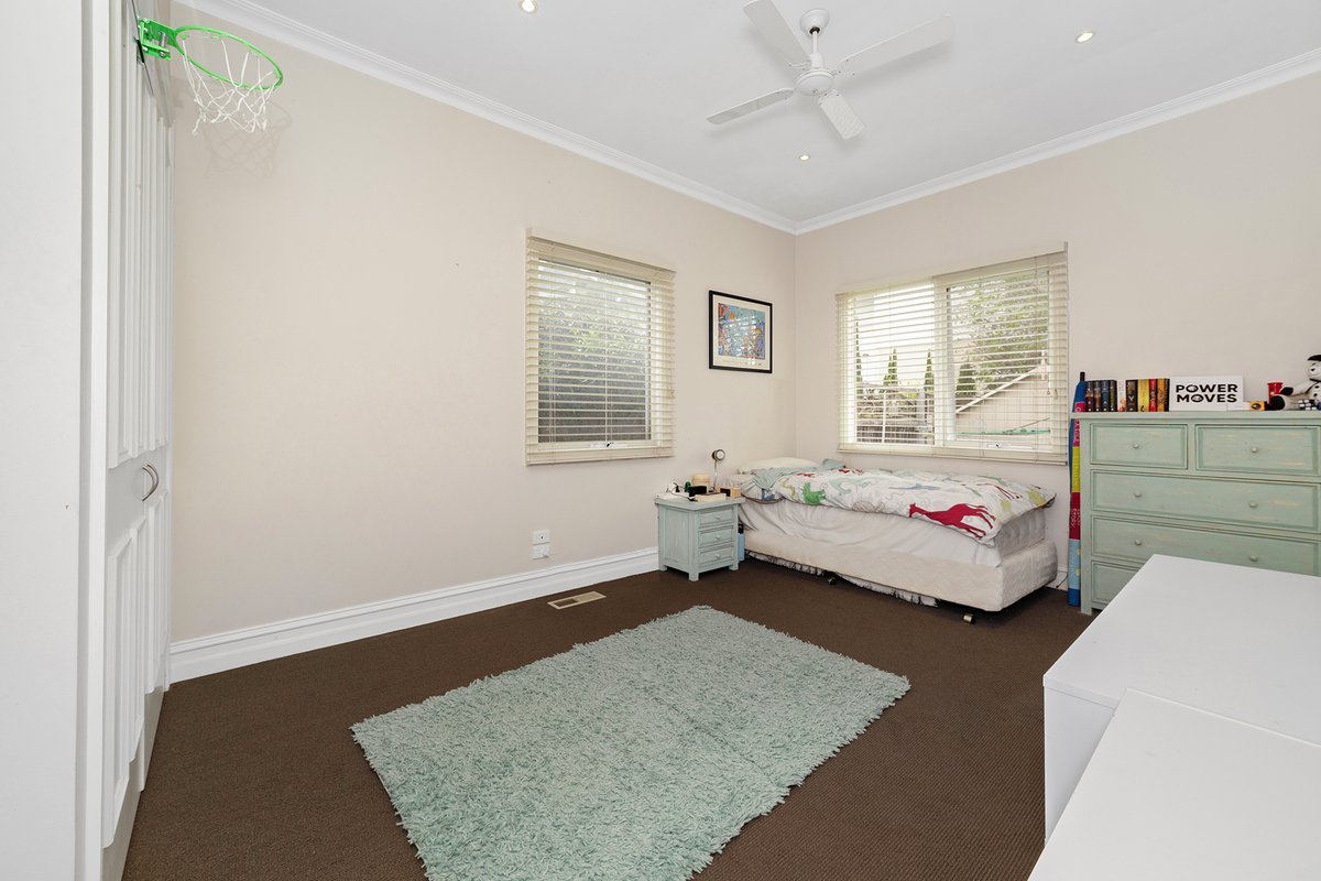 11 Imbros Street Hampton - Residential for lease
