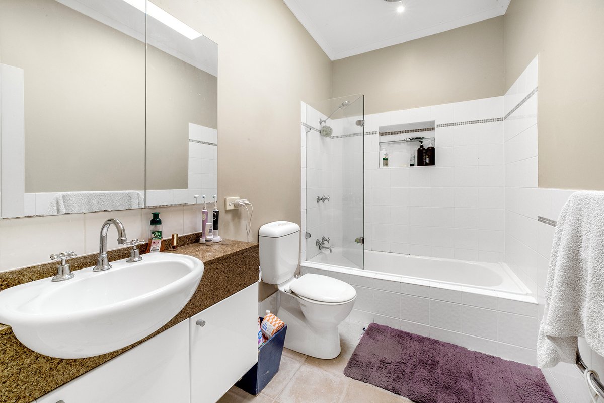 11 Imbros Street Hampton - Residential for lease