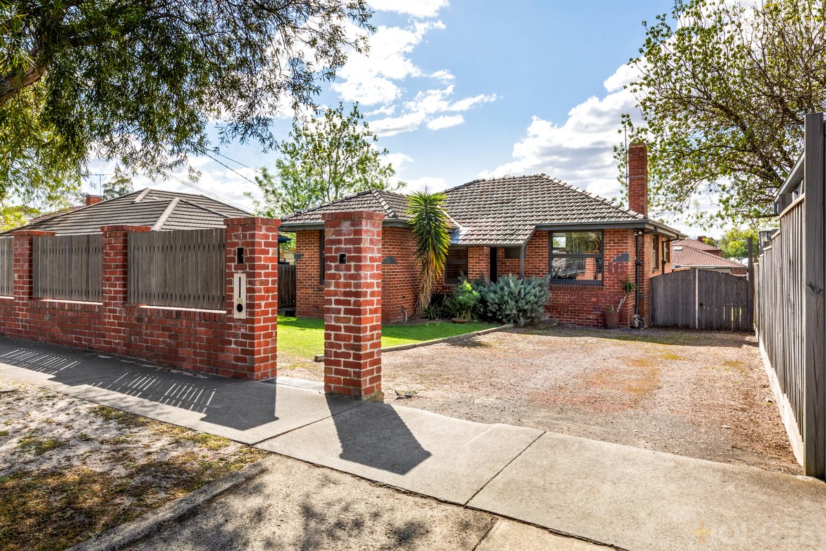 11 James Crescent Hampton - Residential for sale
