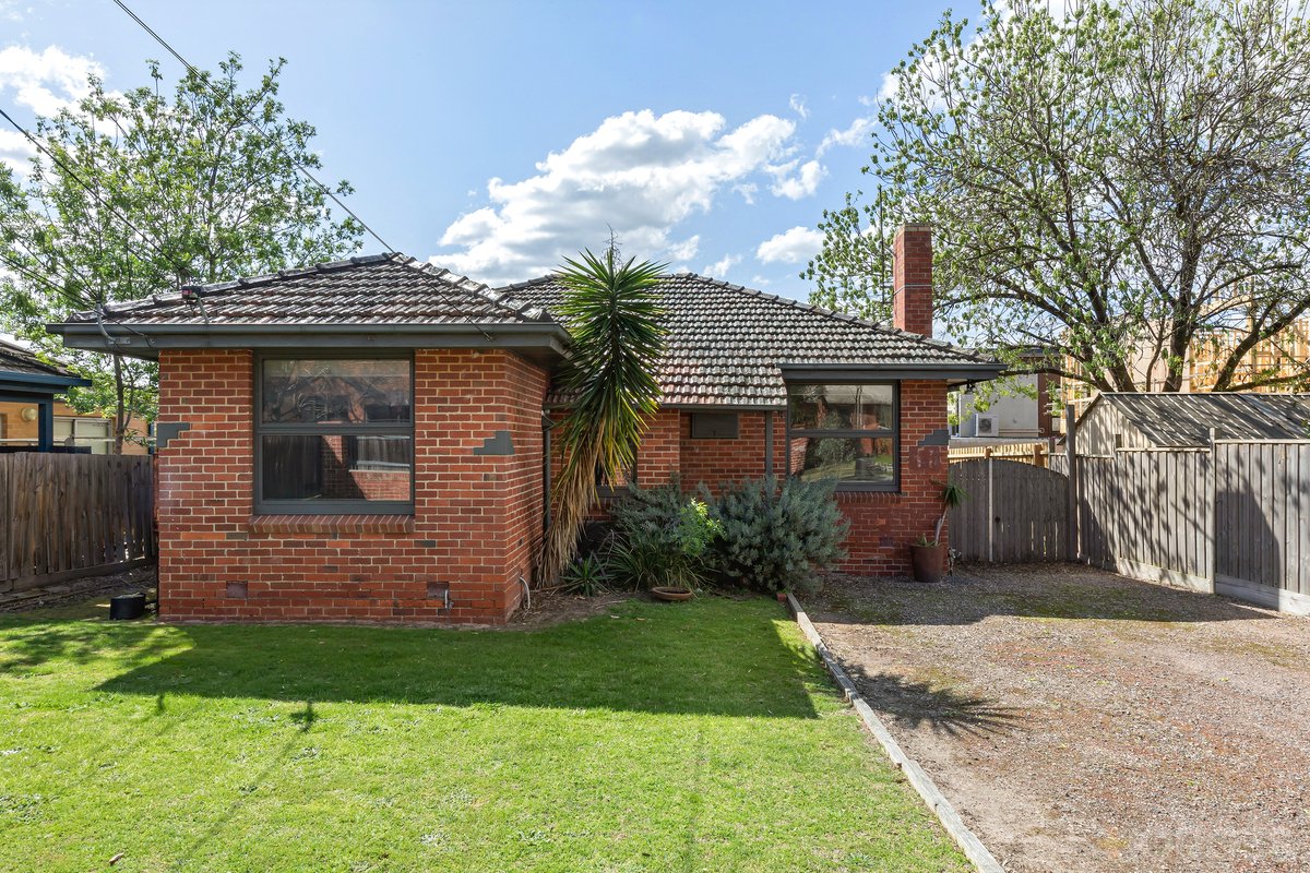 11 James Crescent Hampton - Residential for sale