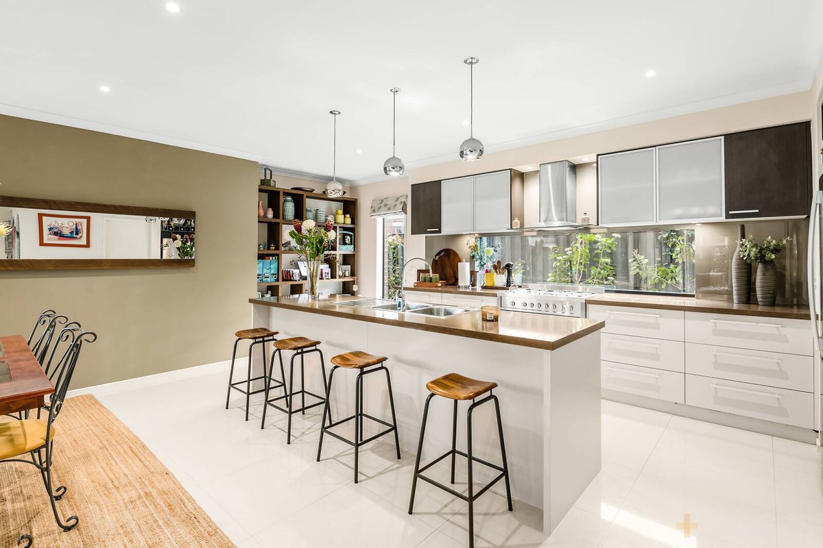 11 Marblelight Way Clyde North - Residential for sale