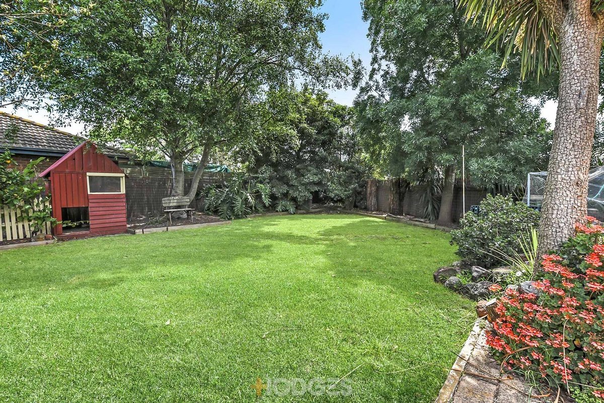 11 Mawson Court Cranbourne North - Residential for sale
