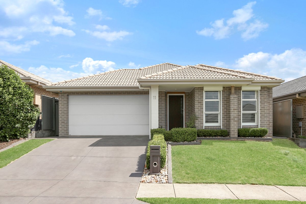 11 Morson Avenue, HORSLEY NSW 2530