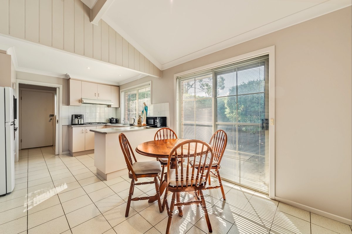 1 / 1 Preston Court Werribee - Residential for sale