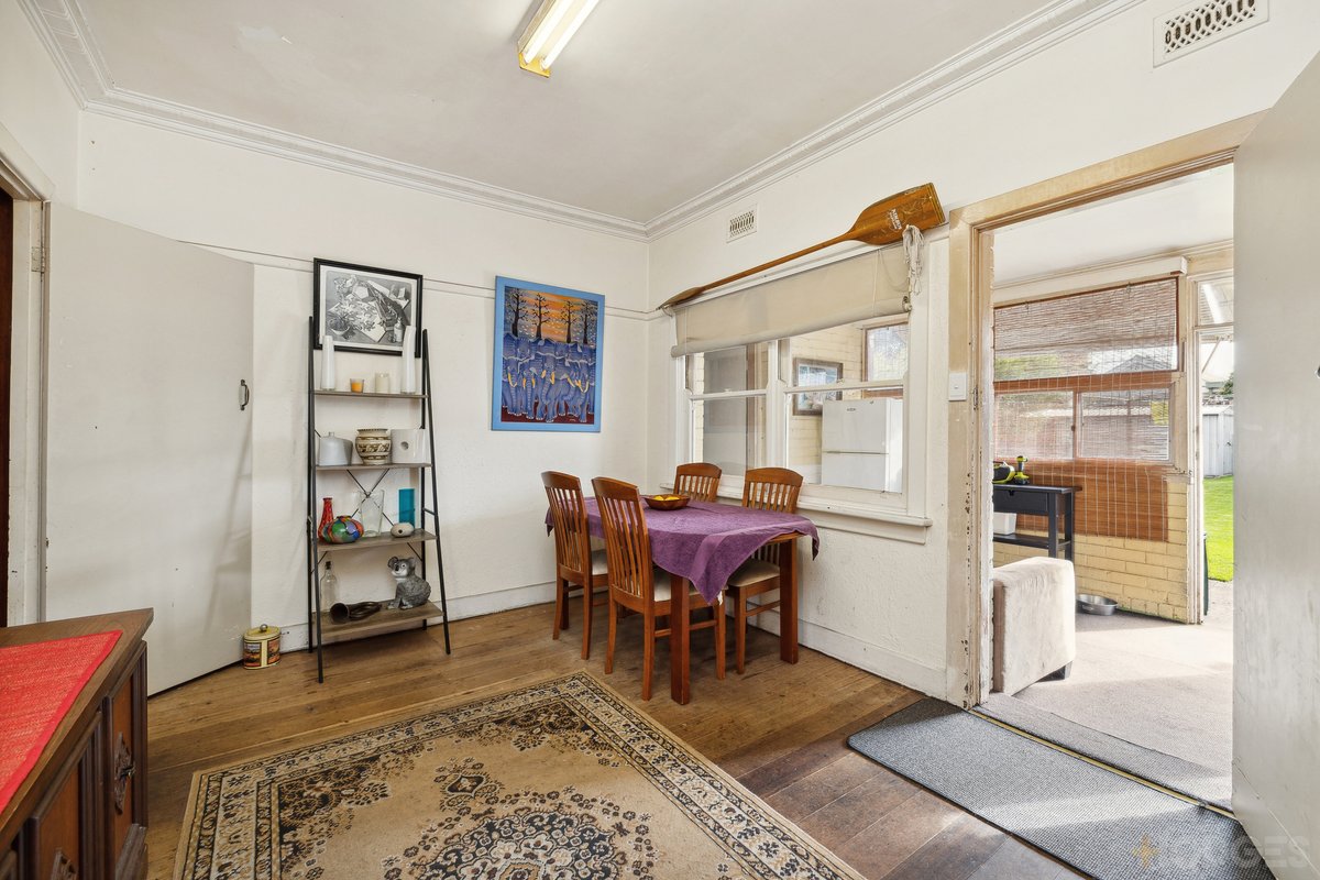 11 Teague Avenue Mentone - Residential for sale