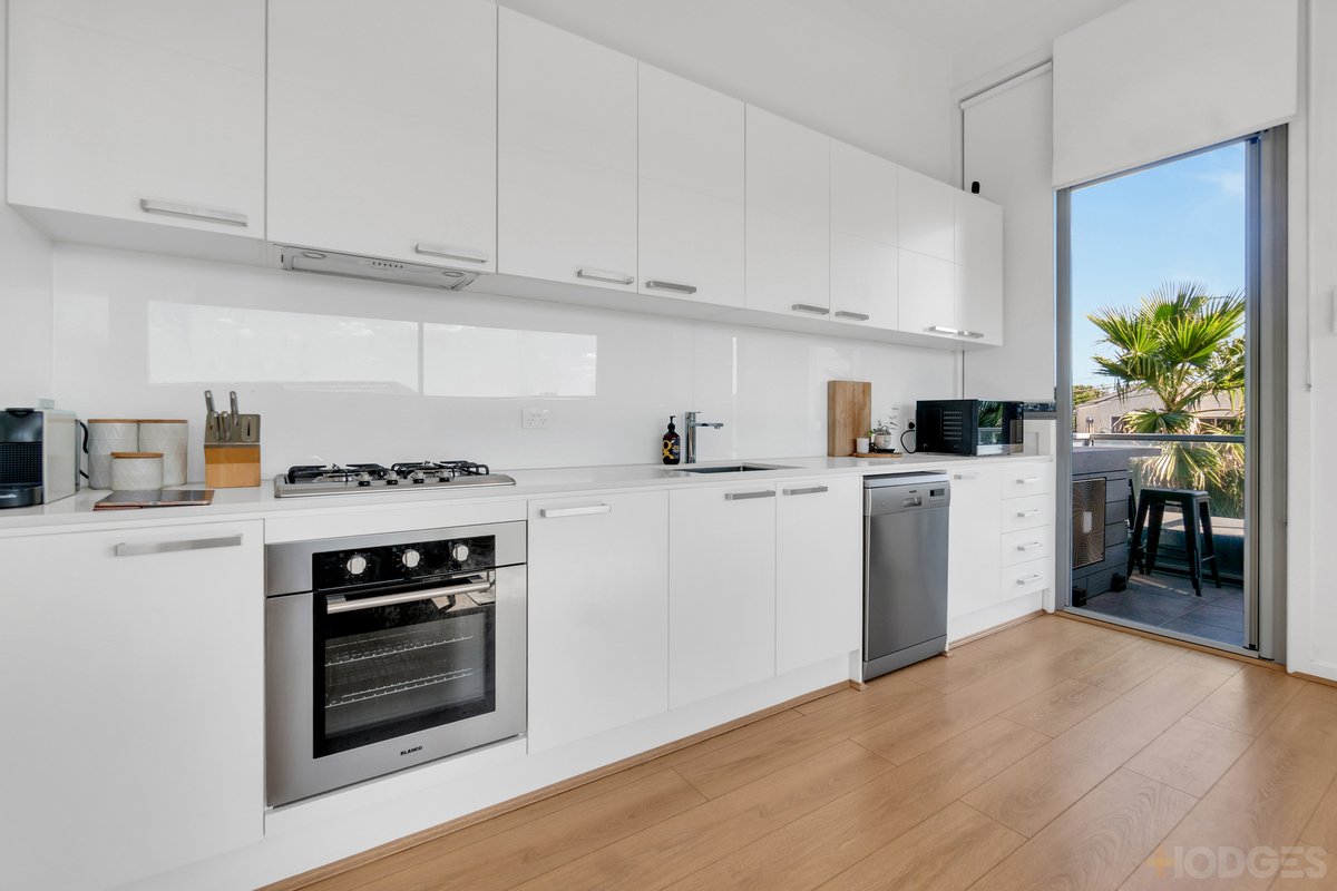 1 / 10 Warrigal Road Parkdale - Residential for sale