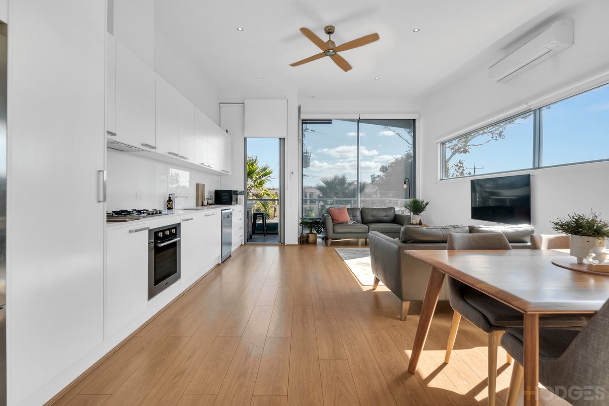 1 / 10 Warrigal Road Parkdale - Residential for sale